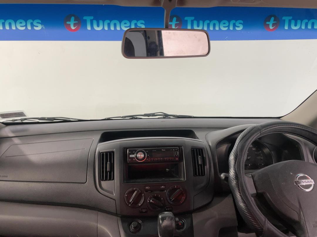 Photo '17' of Nissan NV200