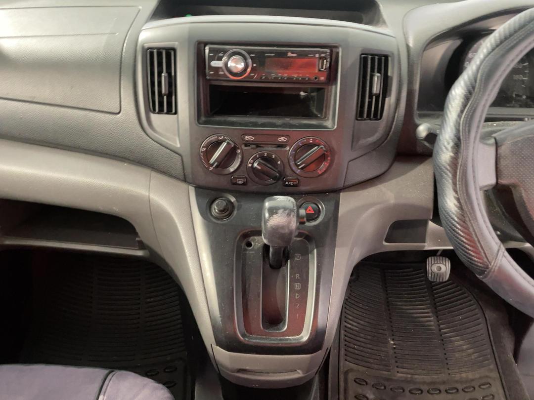Photo '18' of Nissan NV200