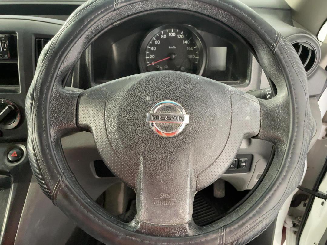 Photo '24' of Nissan NV200