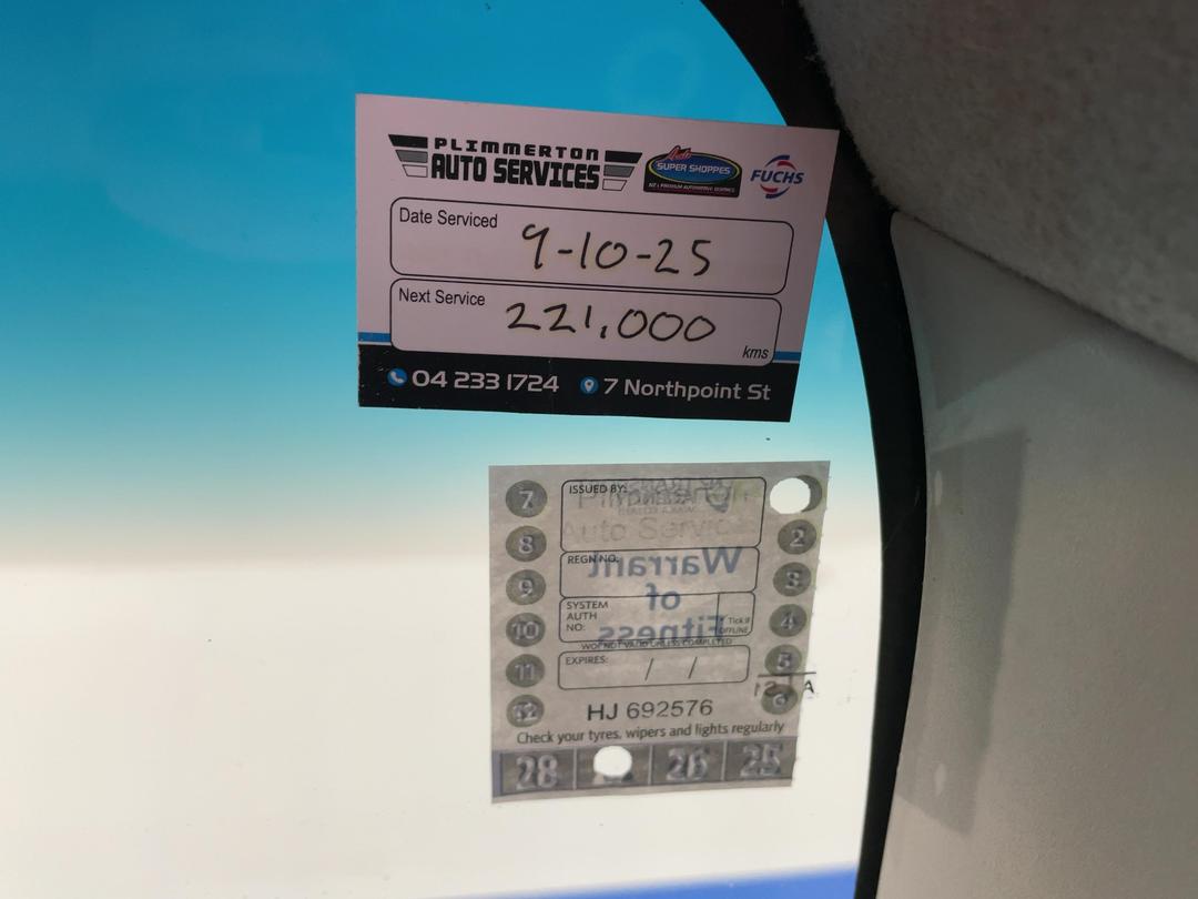 Photo '29' of Nissan NV200