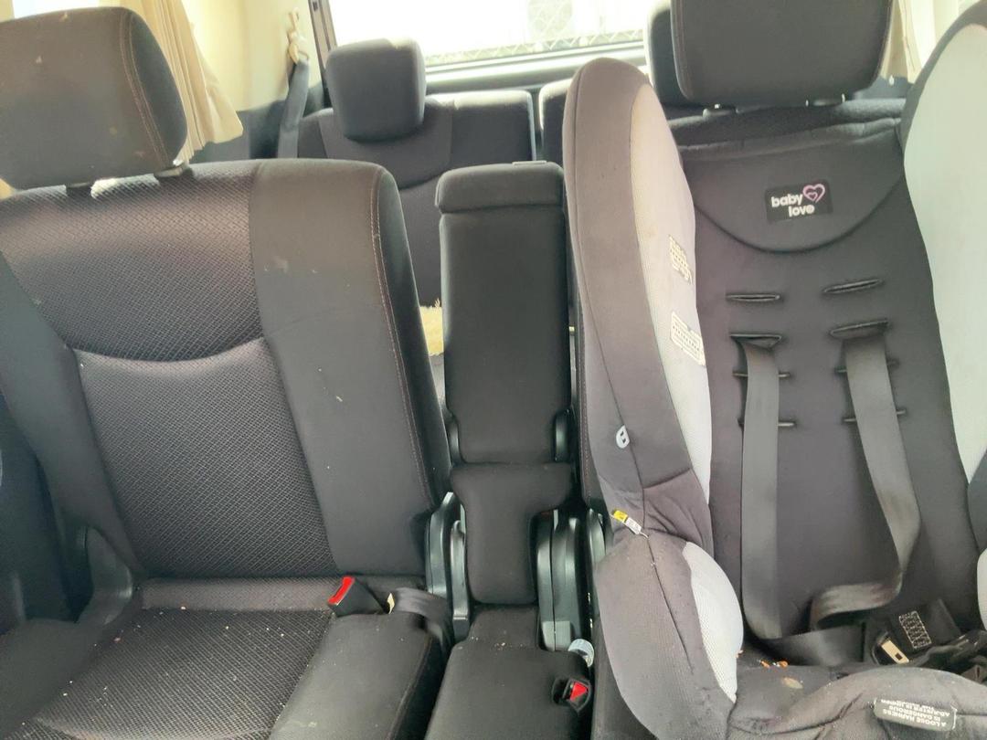 Photo '13' of Nissan Serena Photo '13' of Nissan Serena