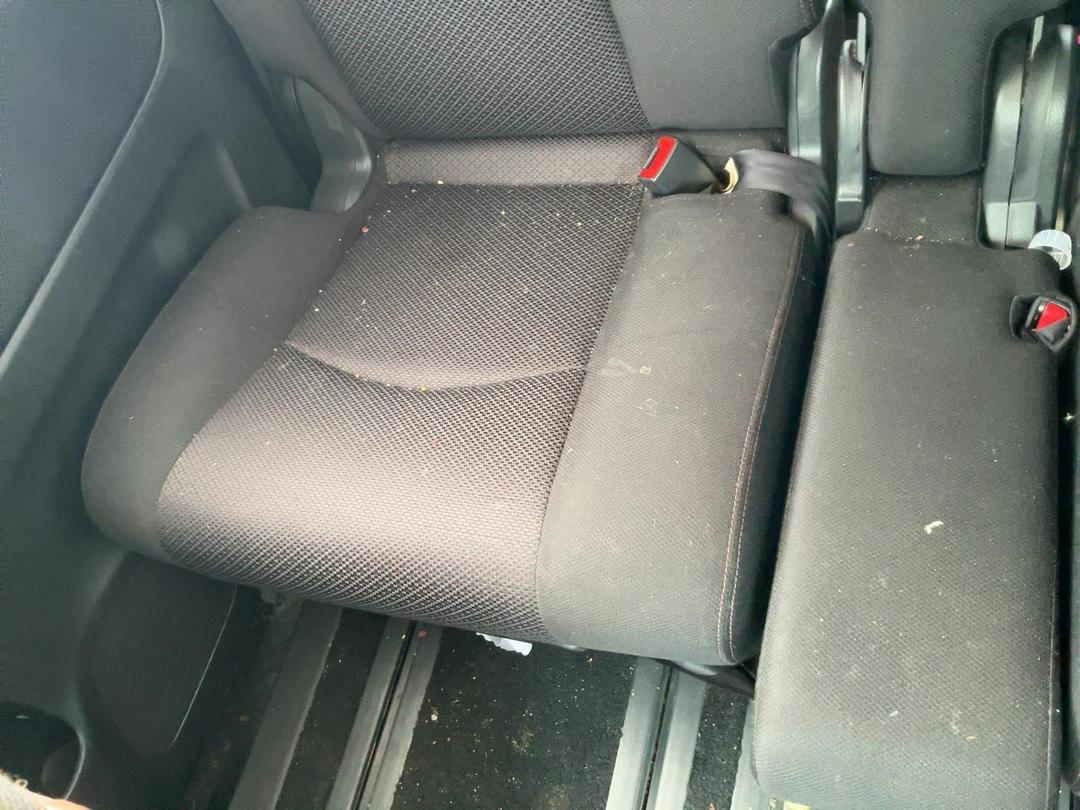 Photo '14' of Nissan Serena Photo '14' of Nissan Serena