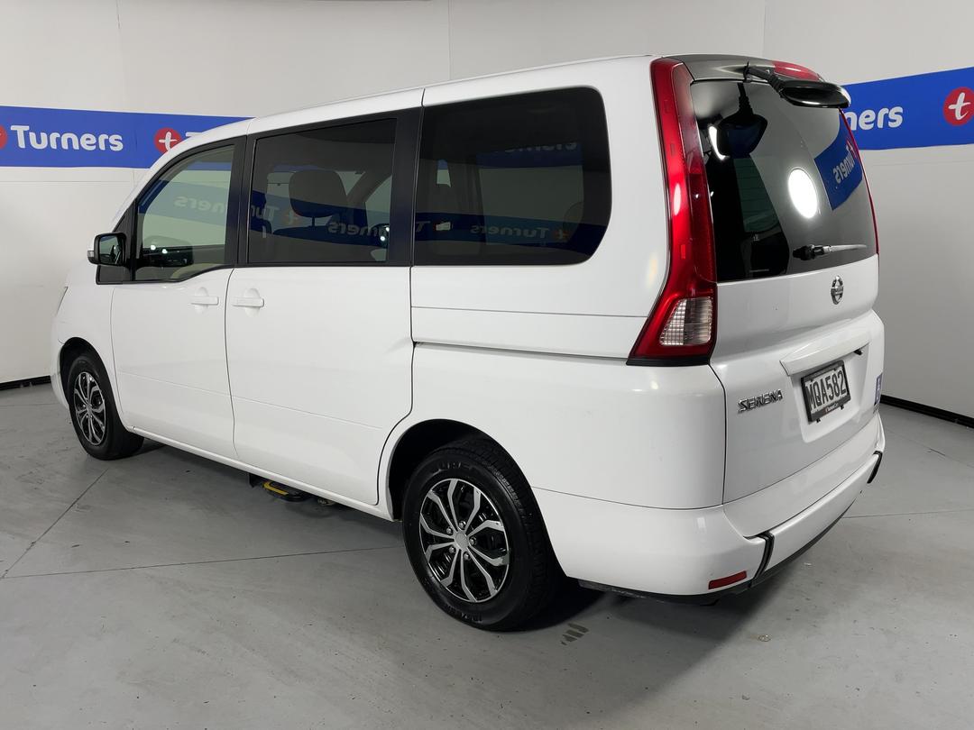 Photo '5' of Nissan Serena