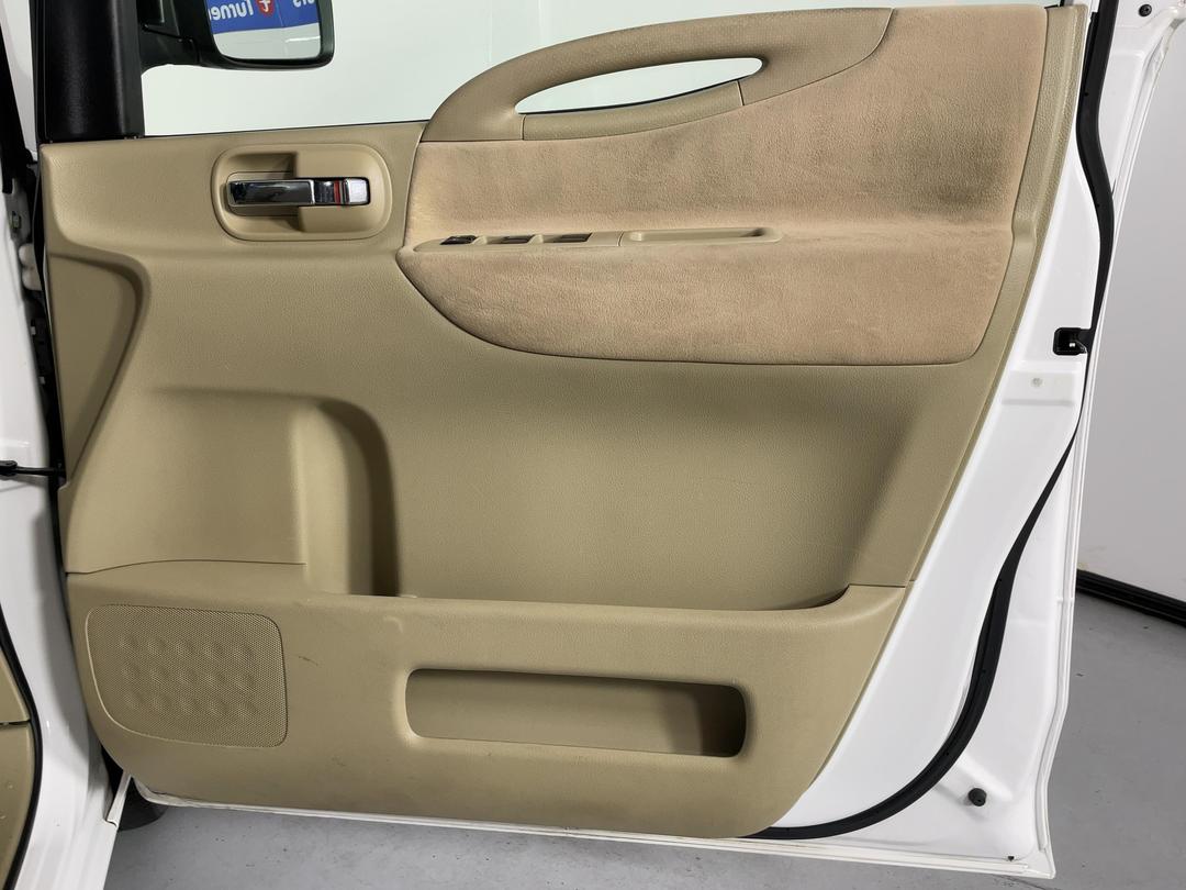 Photo '15' of Nissan Serena