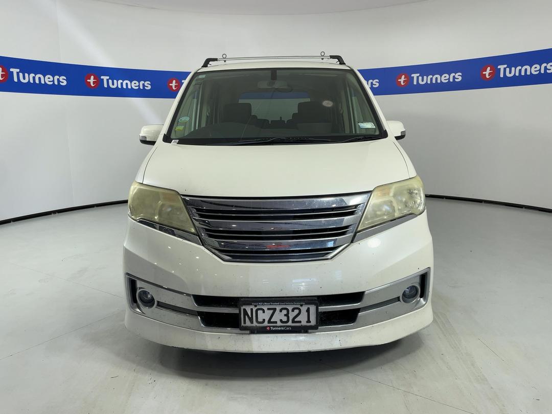 Photo '2' of Nissan Serena