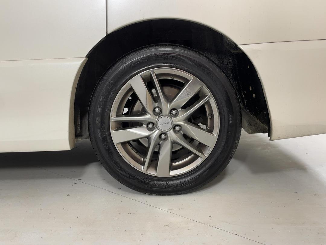 Photo '11' of Nissan Serena