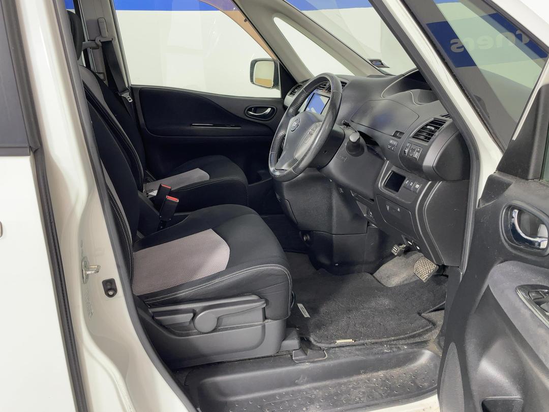 Photo '16' of Nissan Serena