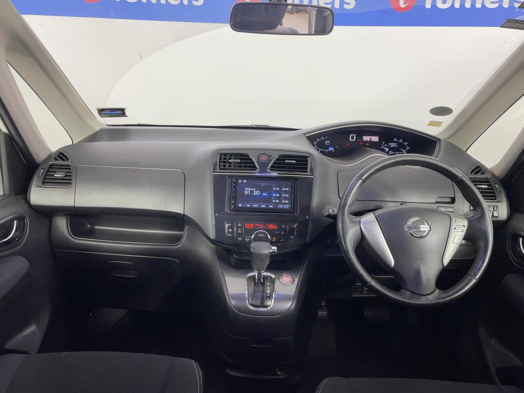 Photo '17' of Nissan Serena