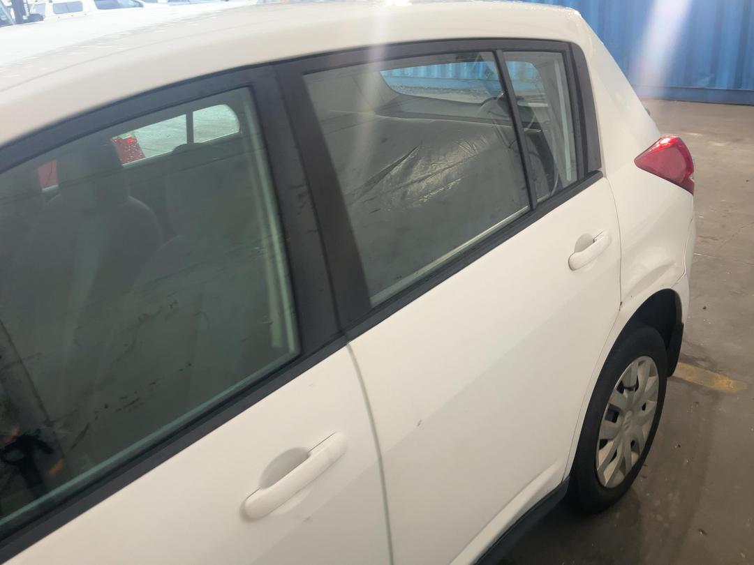 Photo '8' of Nissan Tiida ST Photo '8' of Nissan Tiida ST