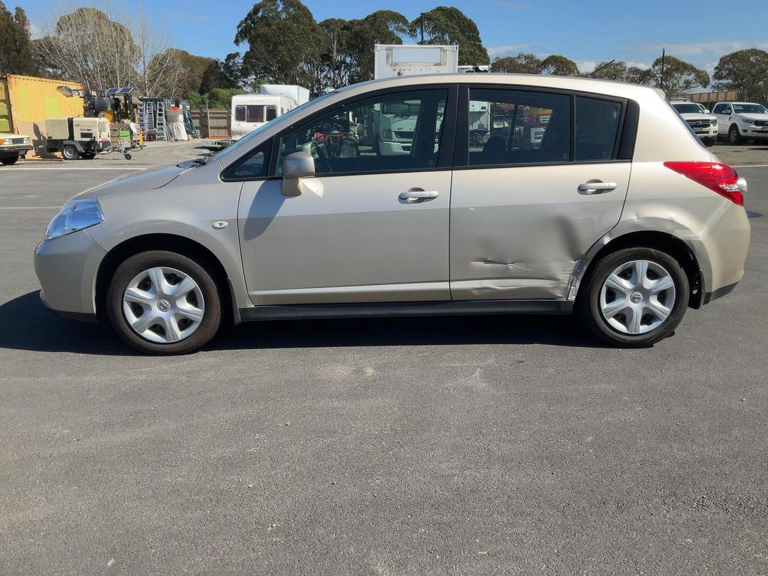Photo '5' of Nissan Tiida ST Photo '5' of Nissan Tiida ST