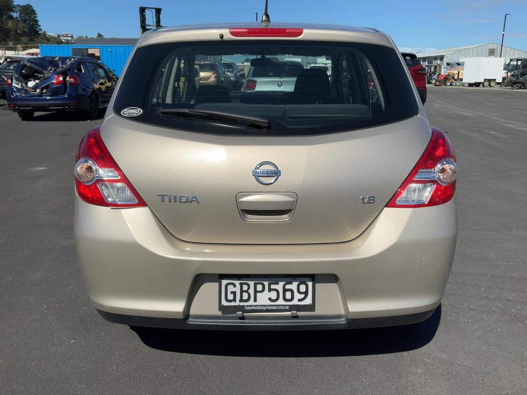 Photo '7' of Nissan Tiida ST Photo '7' of Nissan Tiida ST