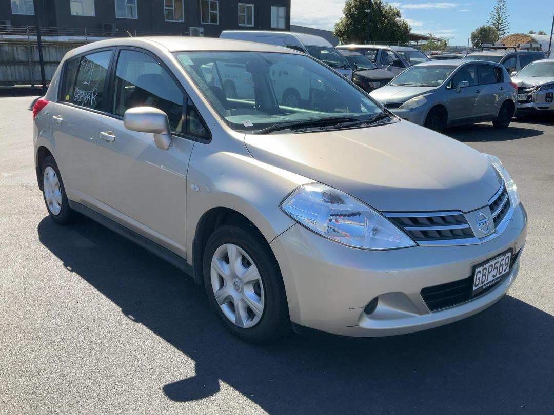 Photo '10' of Nissan Tiida ST Photo '10' of Nissan Tiida ST