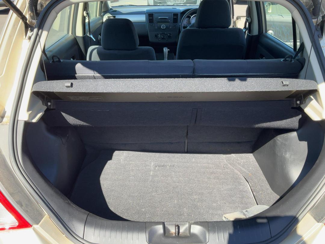 Photo '16' of Nissan Tiida ST Photo '16' of Nissan Tiida ST