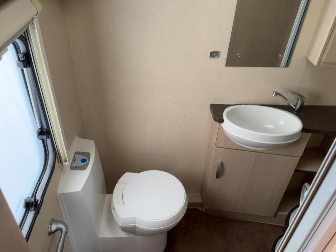 Photo '13' of Sterling Europa 550 Caravan - Single