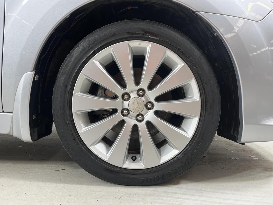 Photo '9' of Subaru Legacy