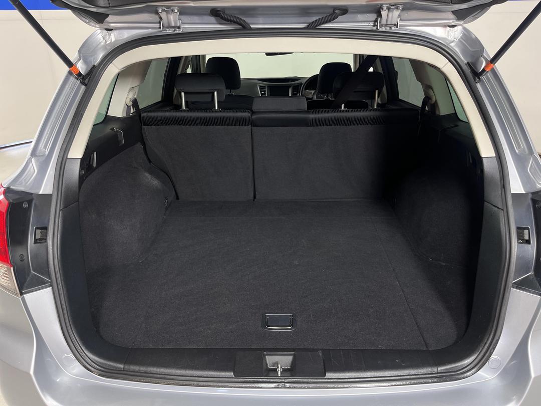 Photo '14' of Subaru Legacy