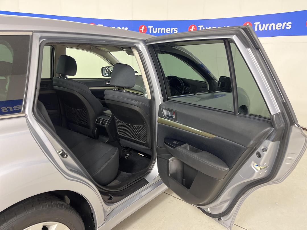 Photo '19' of Subaru Legacy