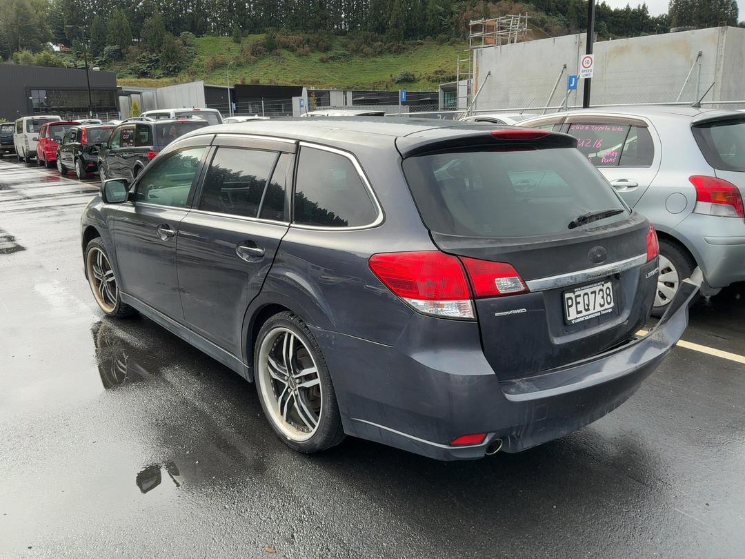 Photo '6' of Subaru Legacy