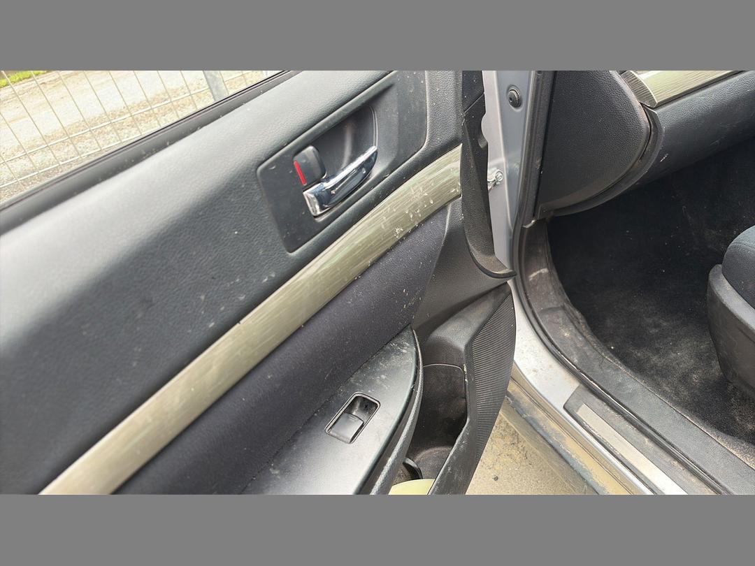 Photo '12' of Subaru Legacy Outback