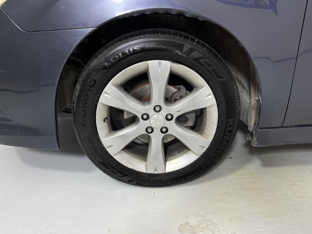 Photo '10' of Subaru Legacy