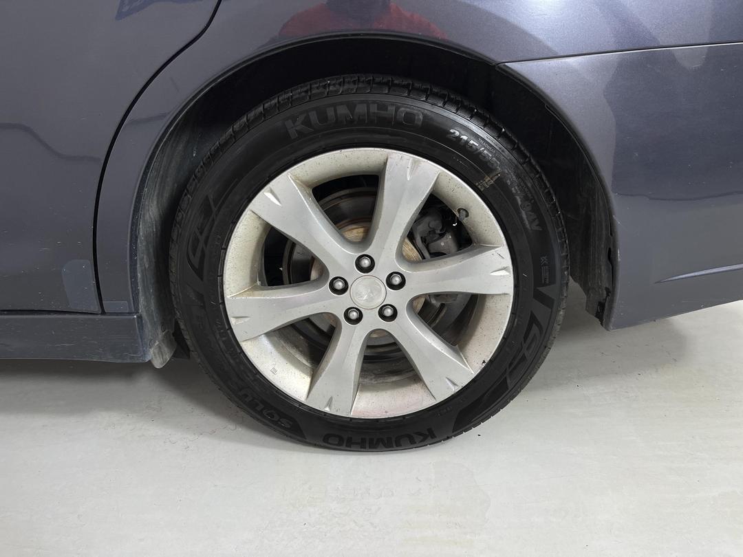 Photo '11' of Subaru Legacy