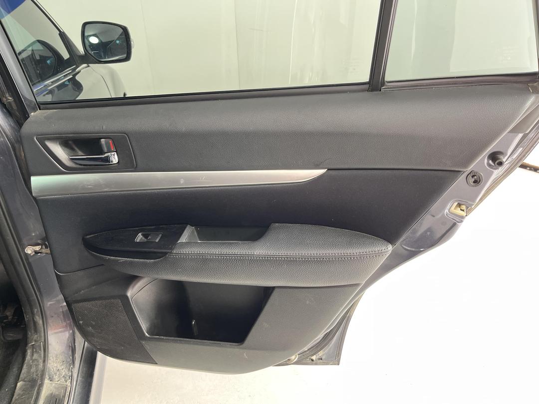 Photo '19' of Subaru Legacy