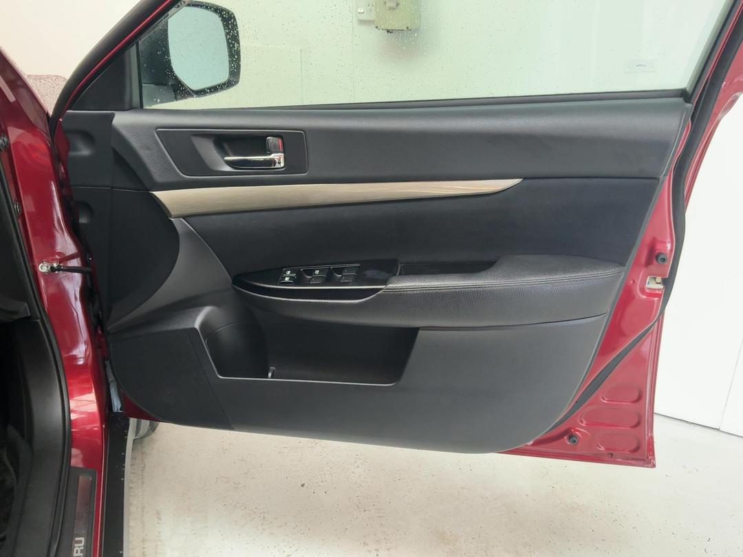 Photo '15' of Subaru Legacy