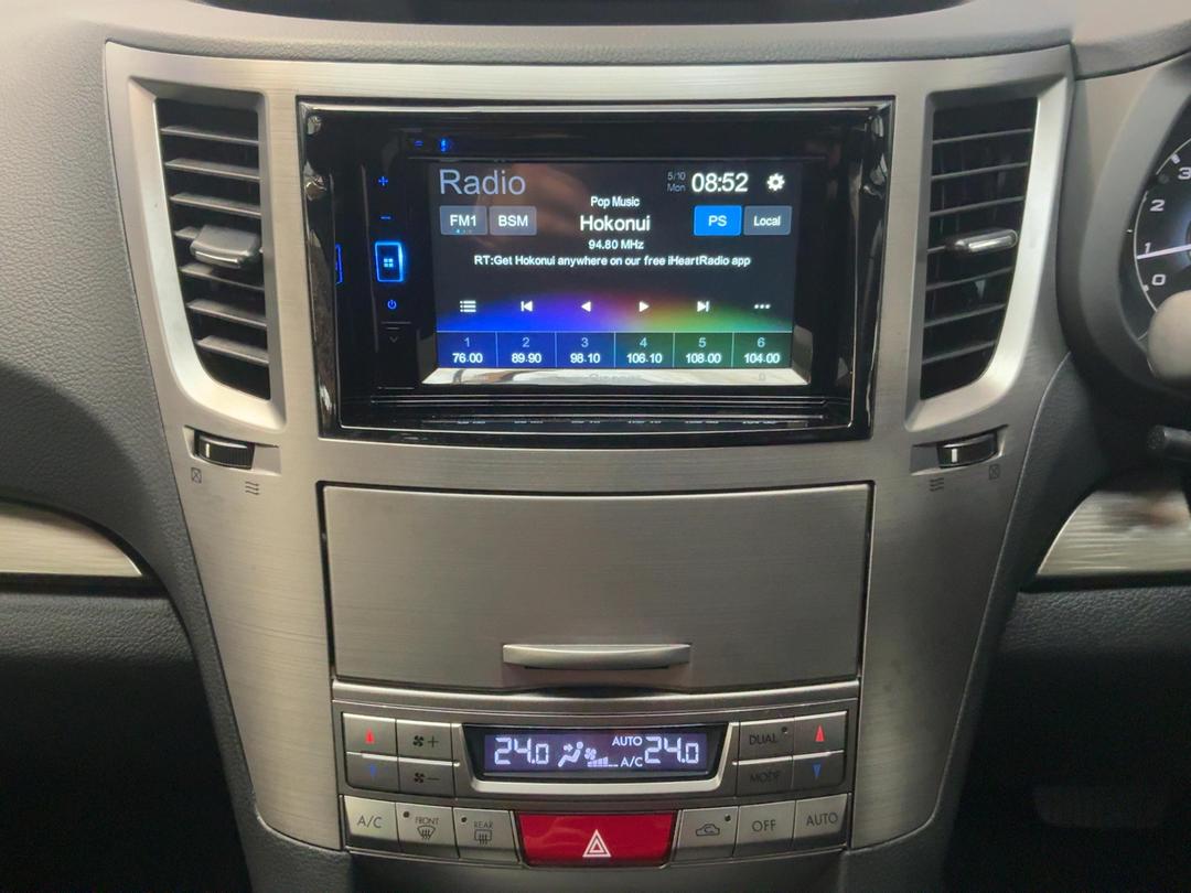 Photo '18' of Subaru Legacy