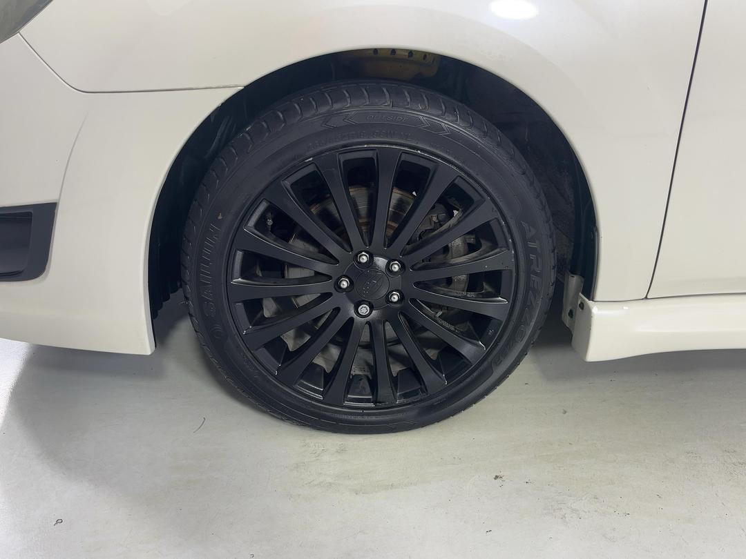 Photo '10' of Subaru Legacy