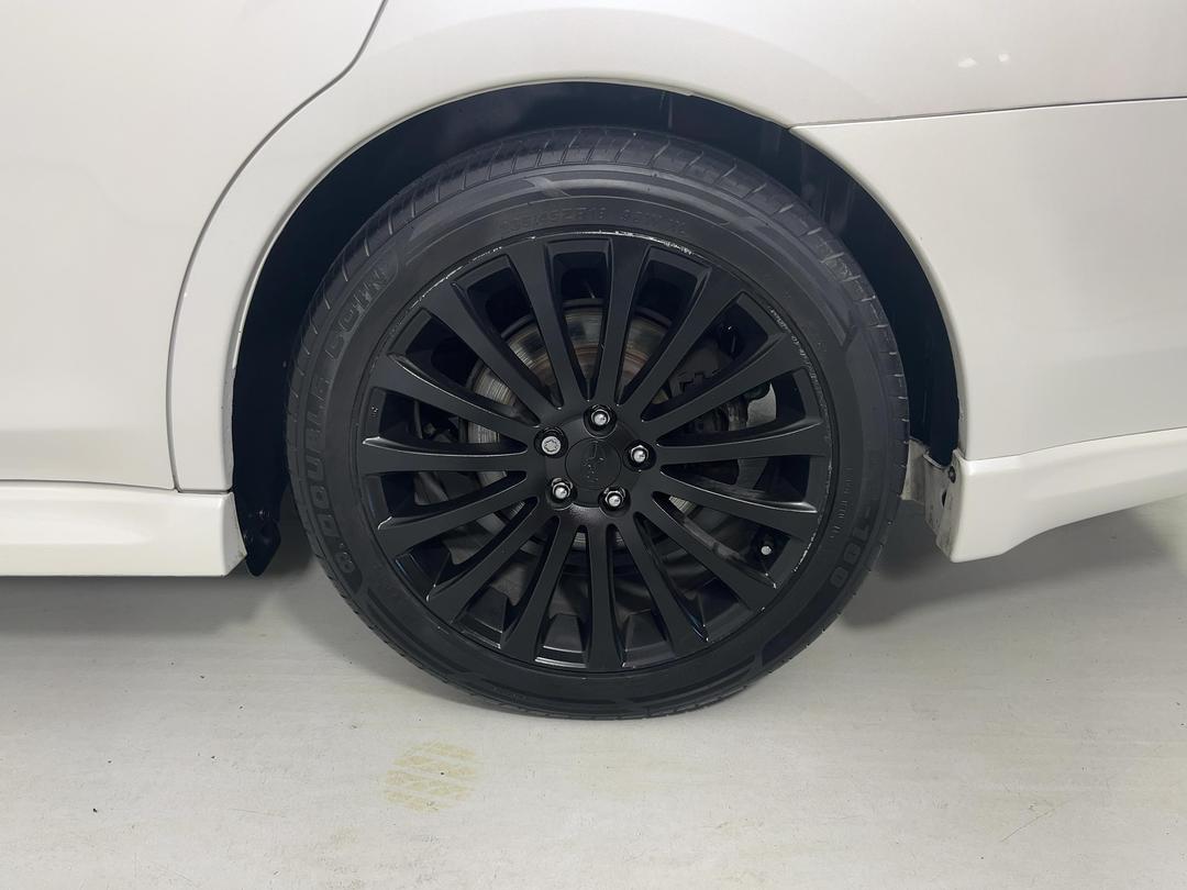 Photo '11' of Subaru Legacy