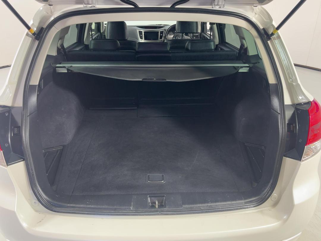 Photo '14' of Subaru Legacy