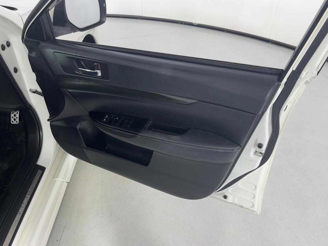 Photo '15' of Subaru Legacy