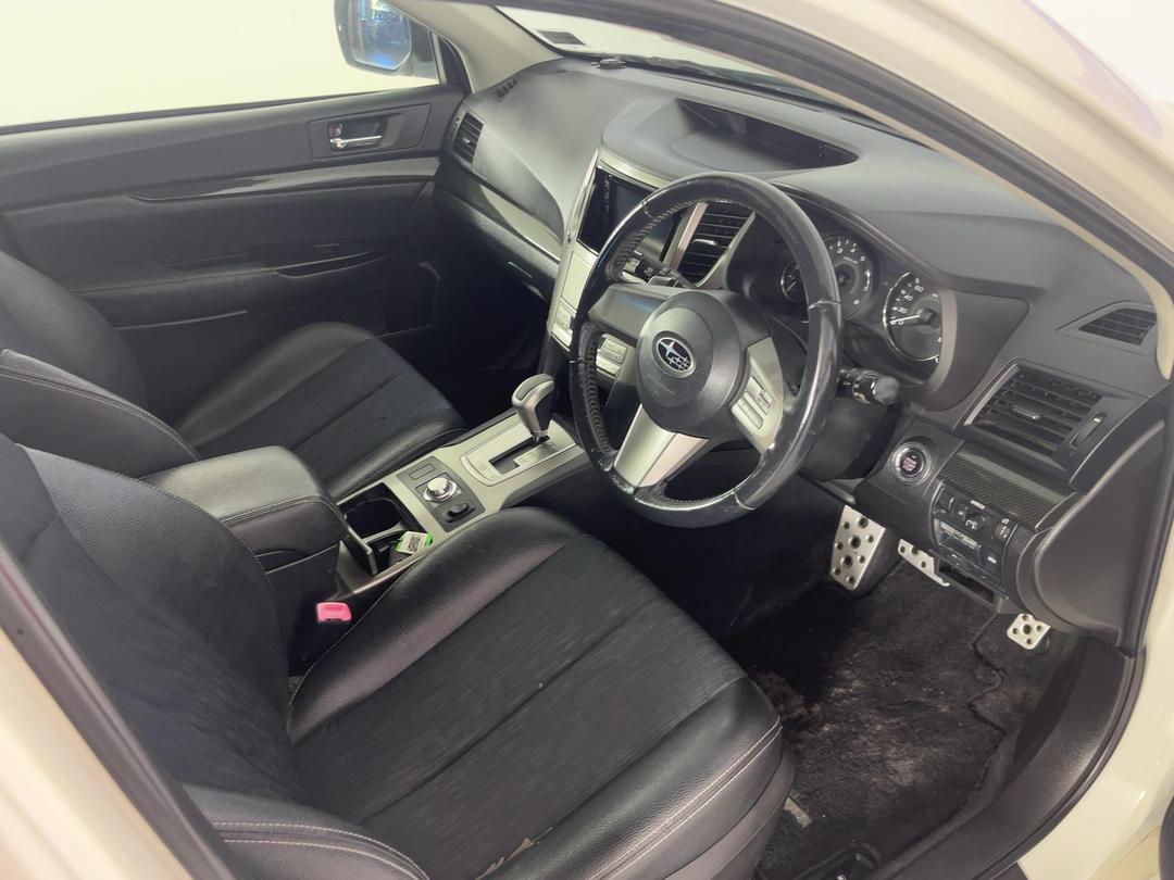 Photo '16' of Subaru Legacy