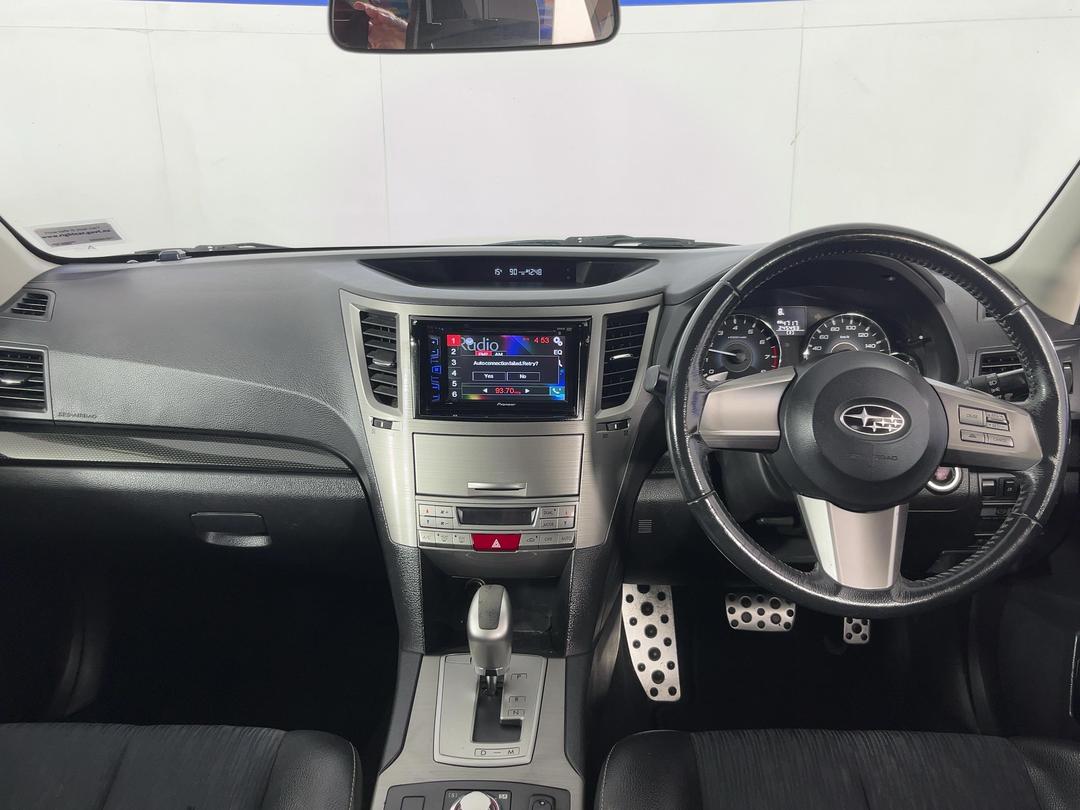 Photo '17' of Subaru Legacy