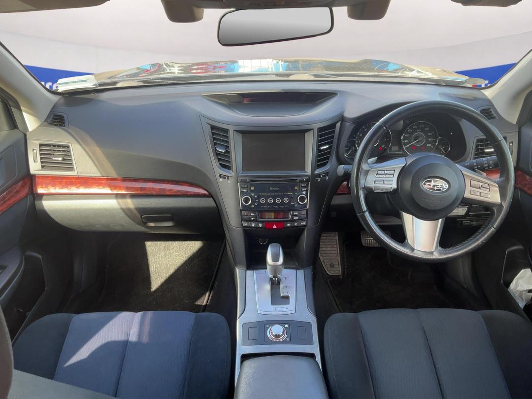 Photo '10' of Subaru Legacy