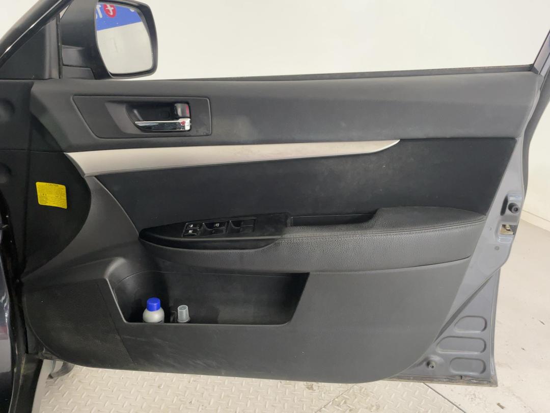 Photo '13' of Subaru Outback 25I Photo '13' of Subaru Outback 25I