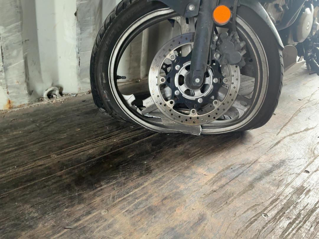 Photo '2' of Suzuki DL650 V-Strom 650 Photo '2' of Suzuki DL650 V-Strom 650