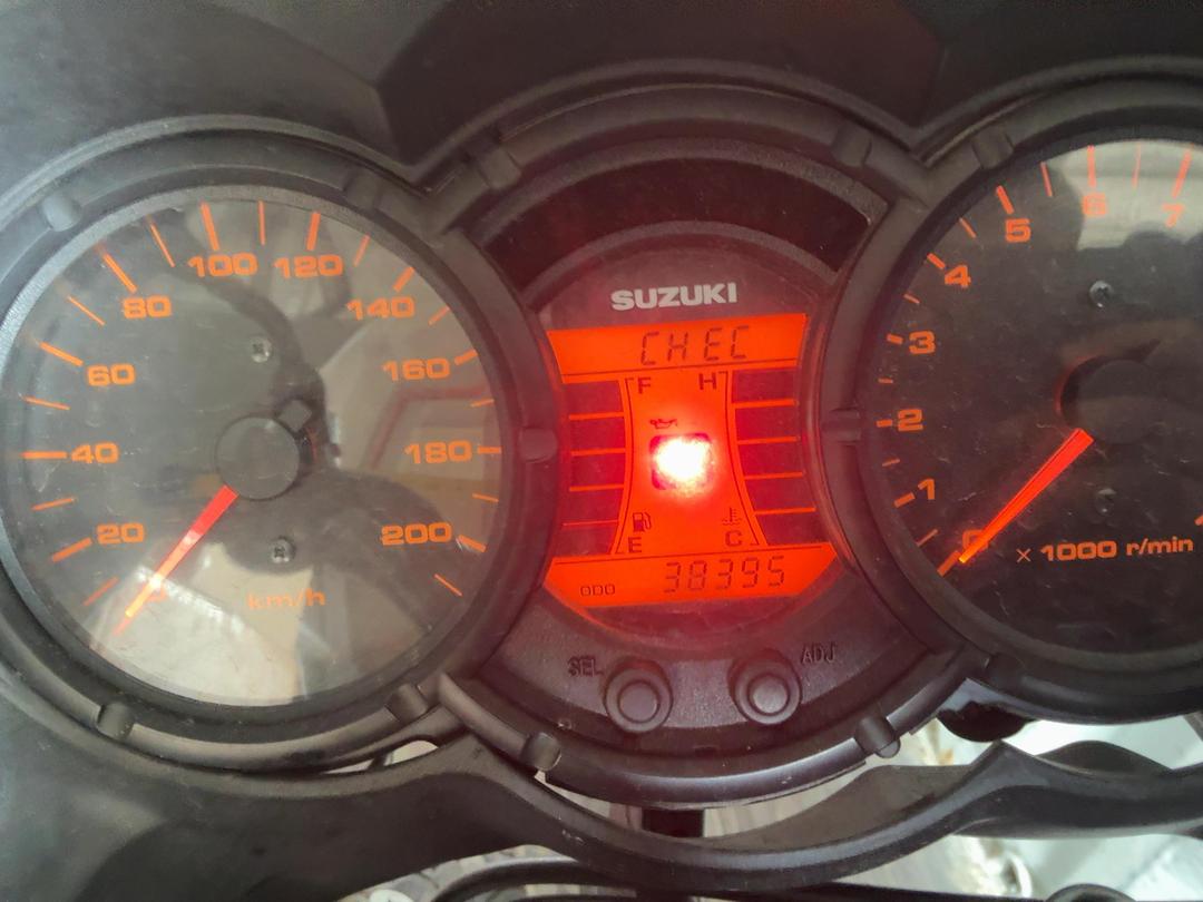 Photo '10' of Suzuki DL650 V-Strom 650 Photo '10' of Suzuki DL650 V-Strom 650
