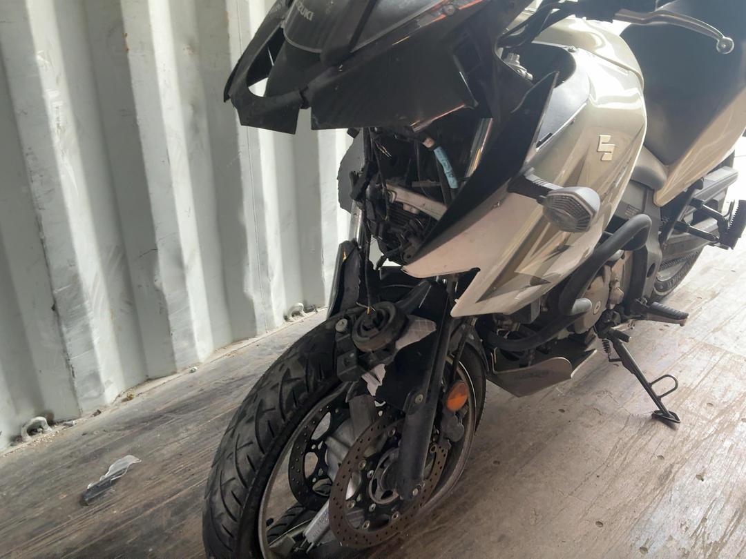 Photo '12' of Suzuki DL650 V-Strom 650 Photo '12' of Suzuki DL650 V-Strom 650