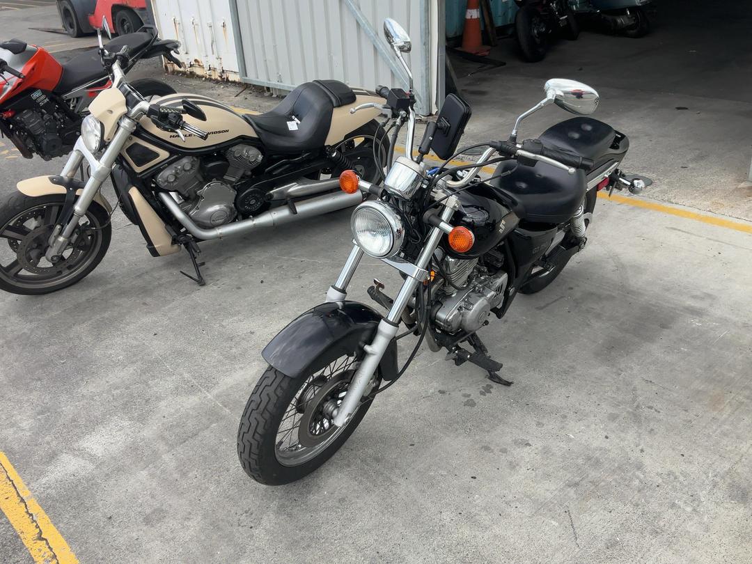 Photo '3' of Suzuki GZ250 MARAUDER 250 Photo '3' of Suzuki GZ250 MARAUDER 250