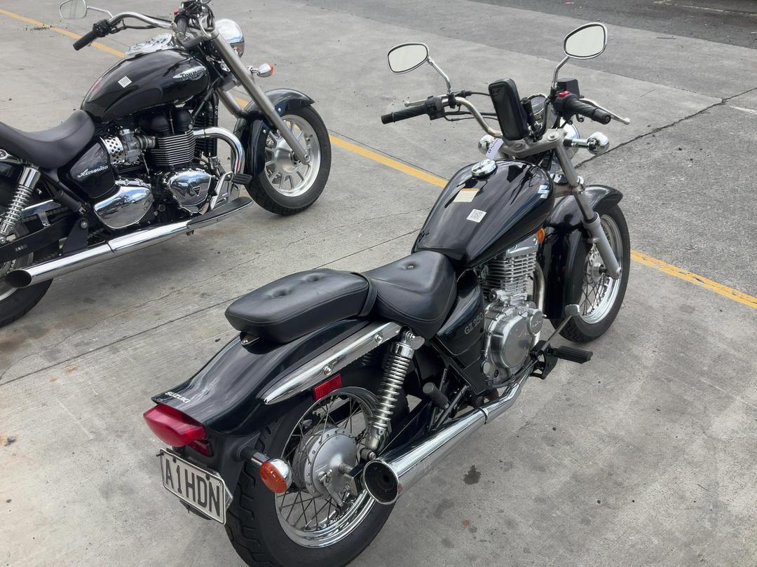 Photo '6' of Suzuki GZ250 MARAUDER 250 Photo '6' of Suzuki GZ250 MARAUDER 250