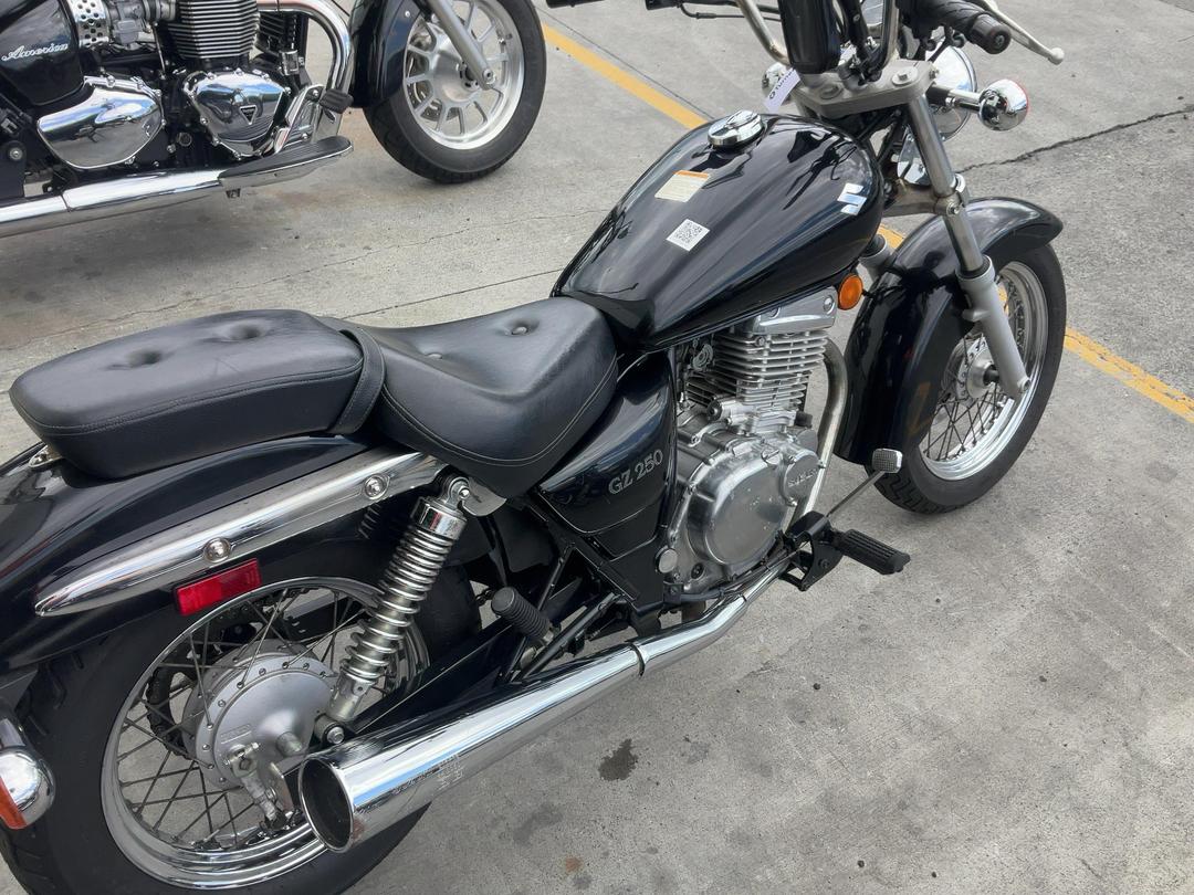 Photo '7' of Suzuki GZ250 MARAUDER 250 Photo '7' of Suzuki GZ250 MARAUDER 250