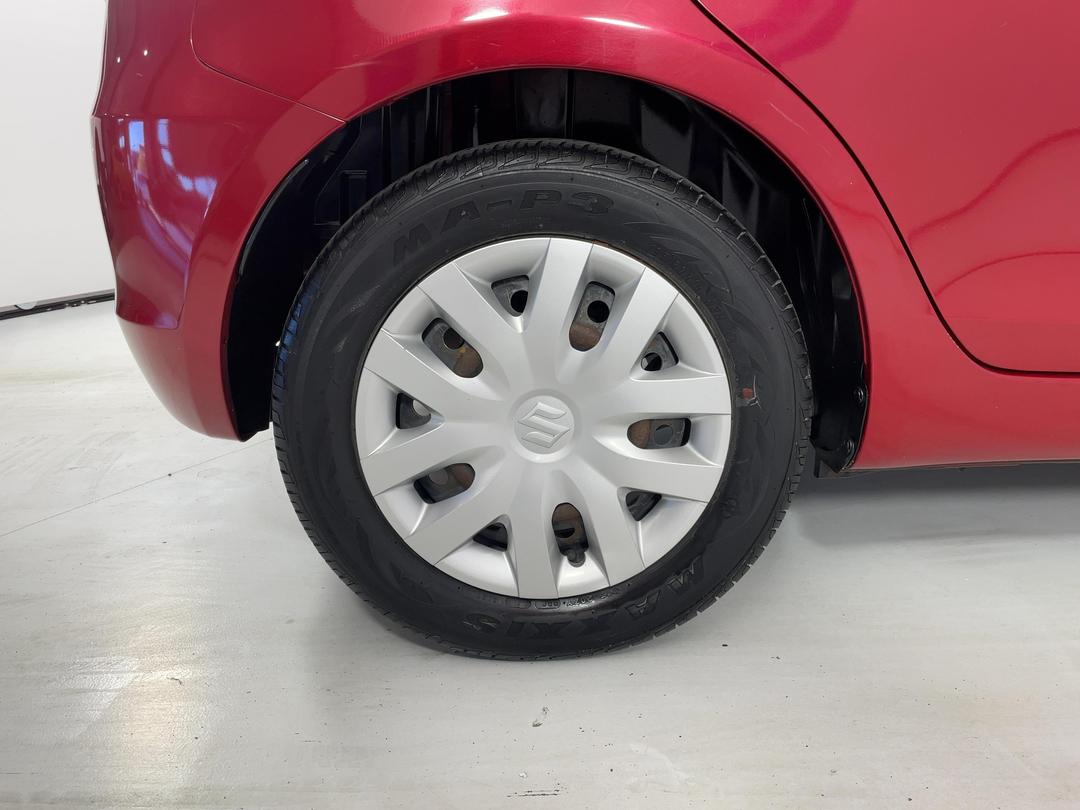 Photo '12' of Suzuki Swift
