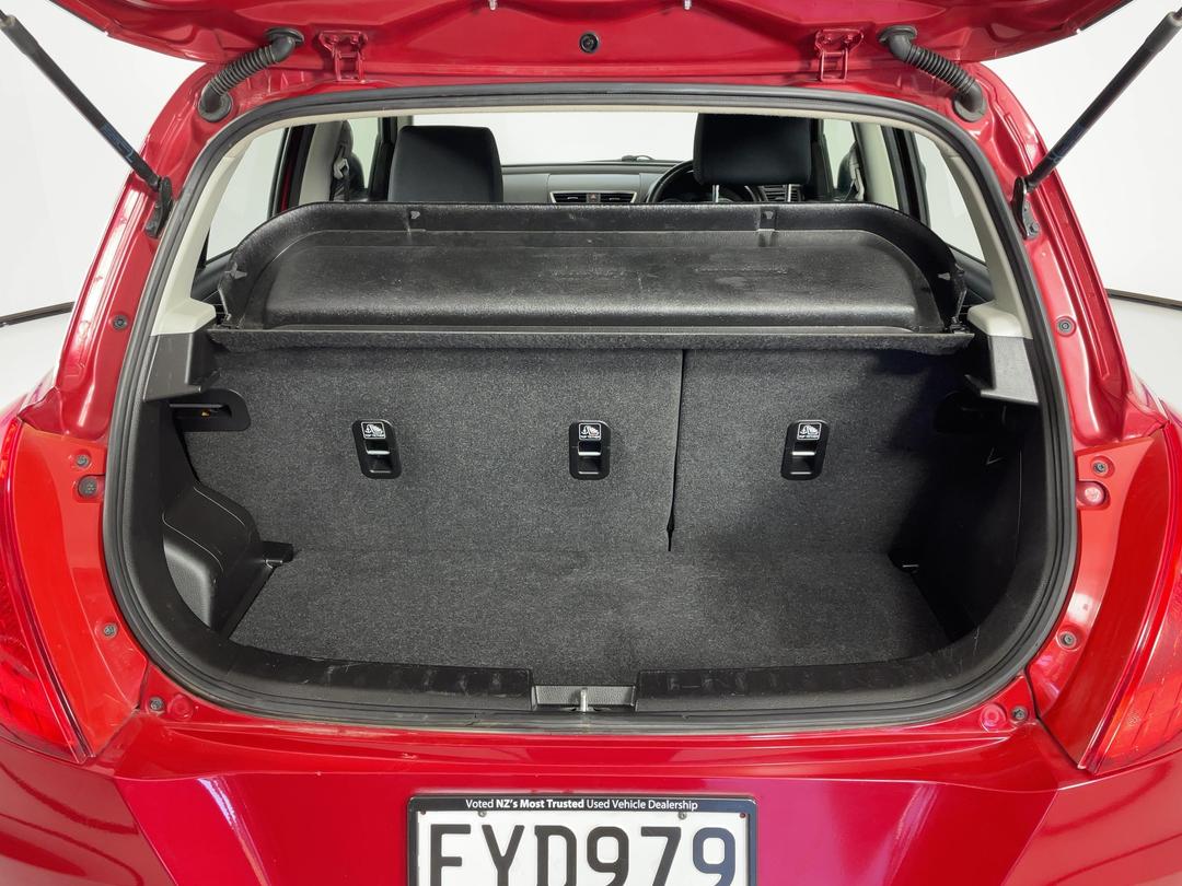 Photo '14' of Suzuki Swift