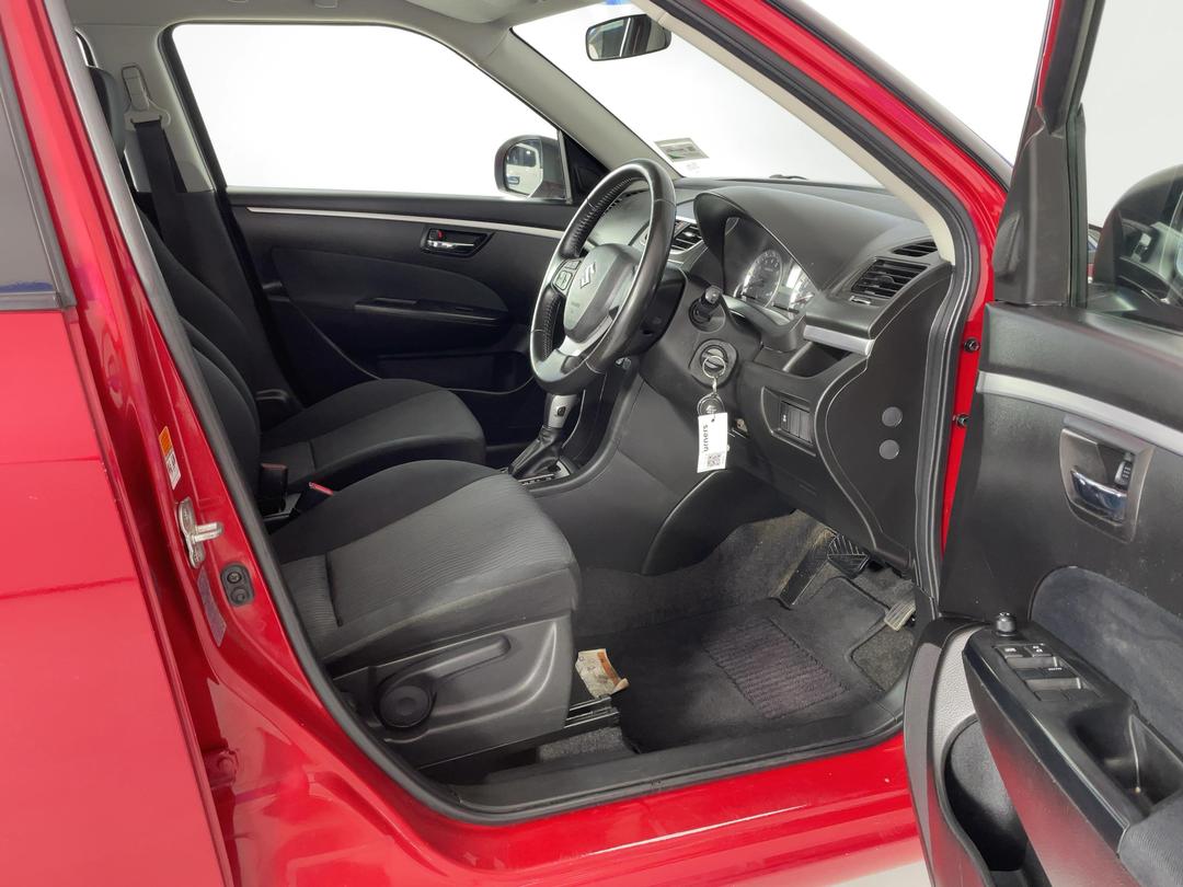 Photo '16' of Suzuki Swift