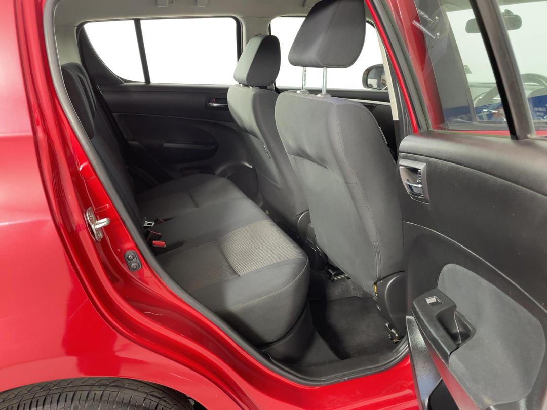 Photo '20' of Suzuki Swift