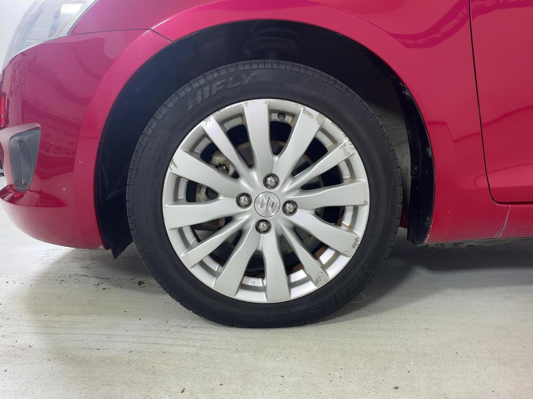 Photo '10' of Suzuki Swift