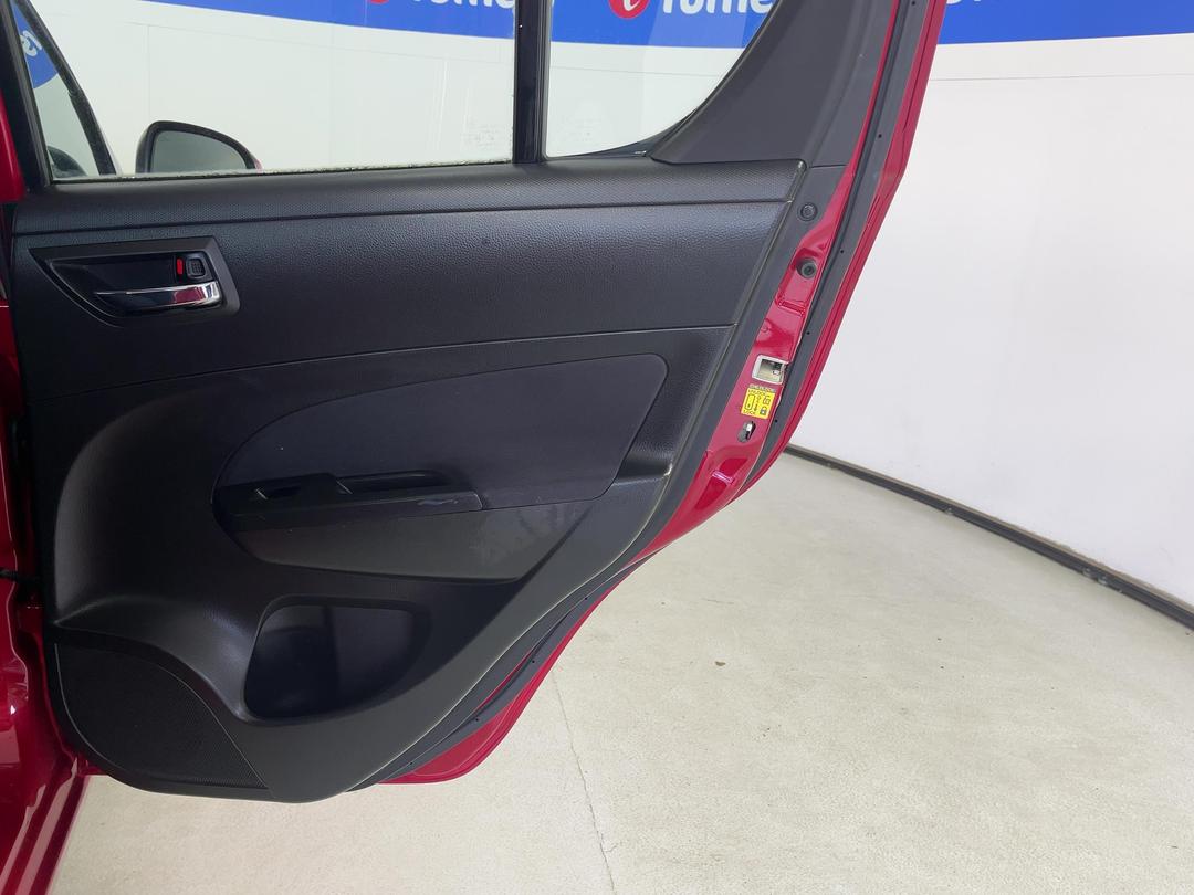 Photo '19' of Suzuki Swift