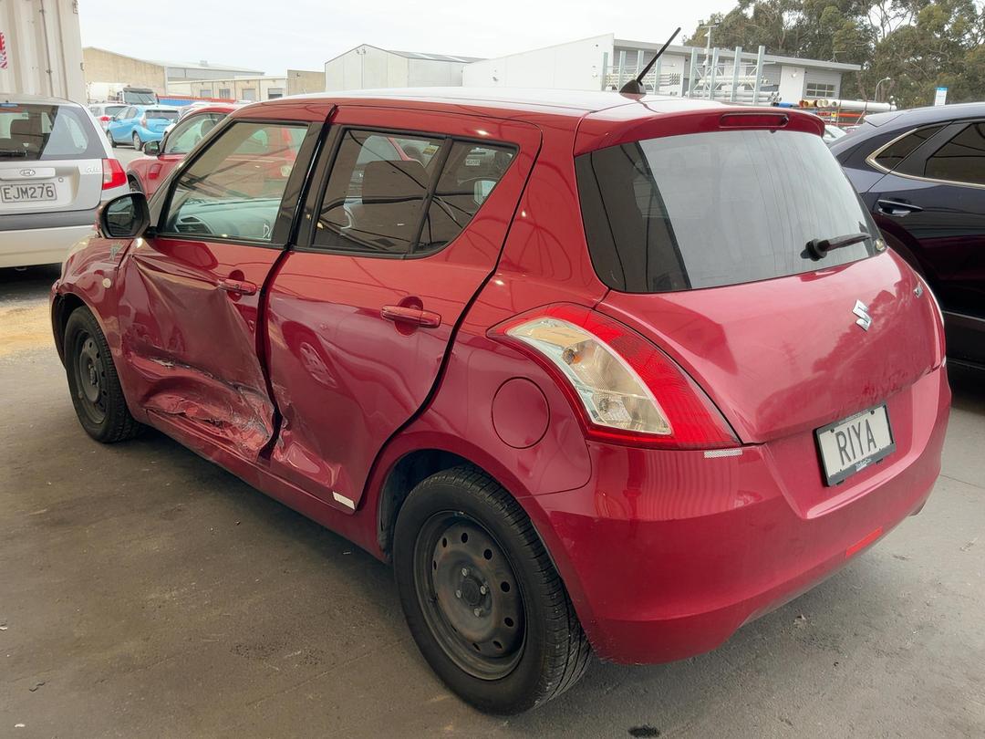Photo '7' of Suzuki Swift Photo '7' of Suzuki Swift