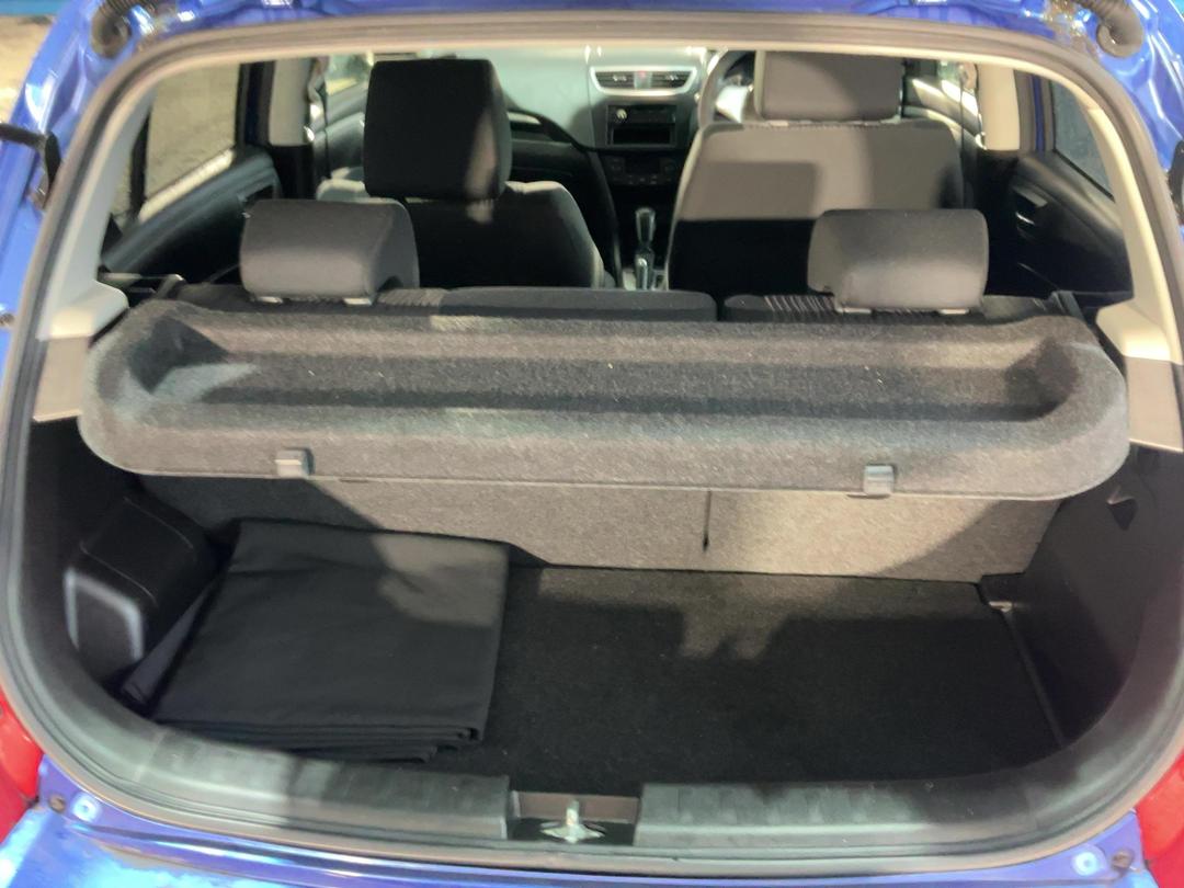 Photo '15' of Suzuki Swift Photo '15' of Suzuki Swift